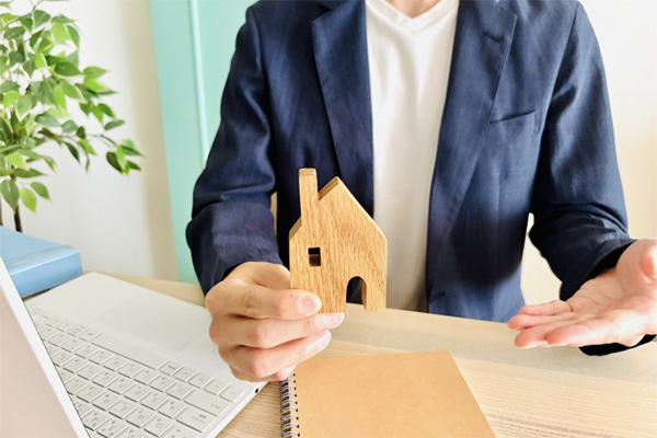 オフィスビル、マンション、アパート等不動産の管理、賃貸およびこれらに関するコンサルティング業務